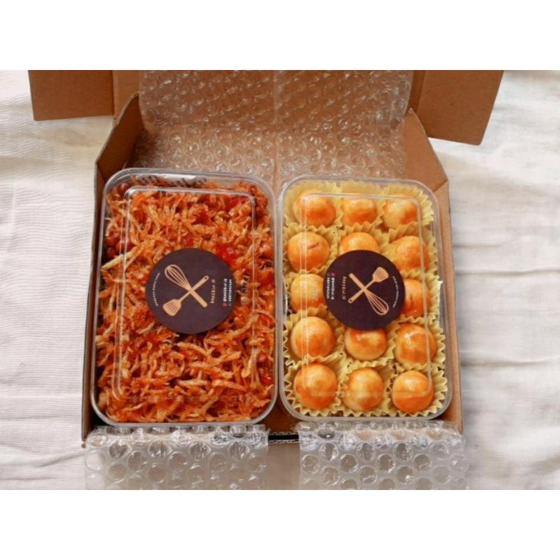 

PAKET KUE KERING / KUE IMLEK LEBARAN NATALAN / HAMPERS KUE / KADO / GIFT