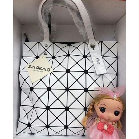 

BAO BAO MIYAKE 30s' SUPER WHITE