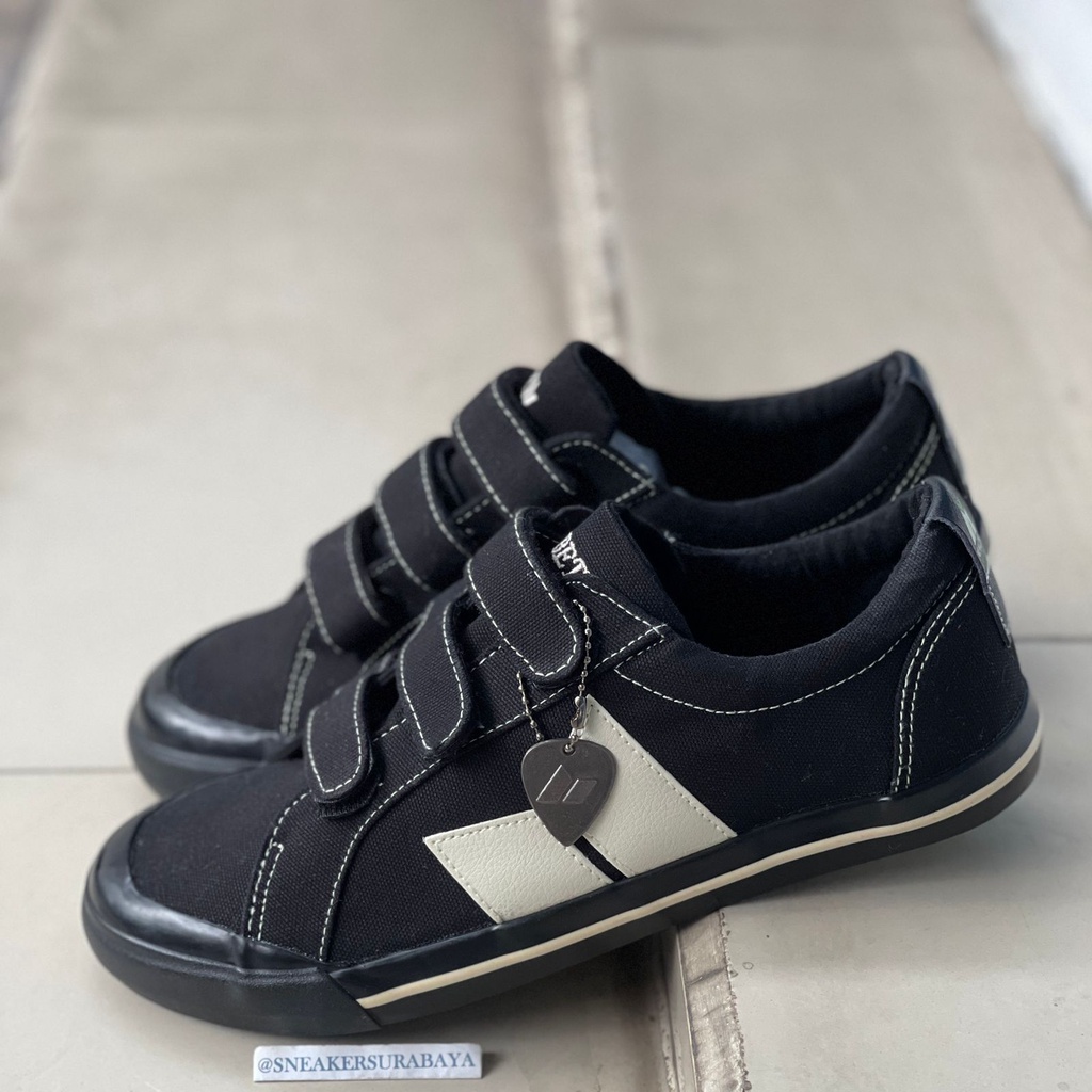 Macbeth Eliot Velcro Black Cement