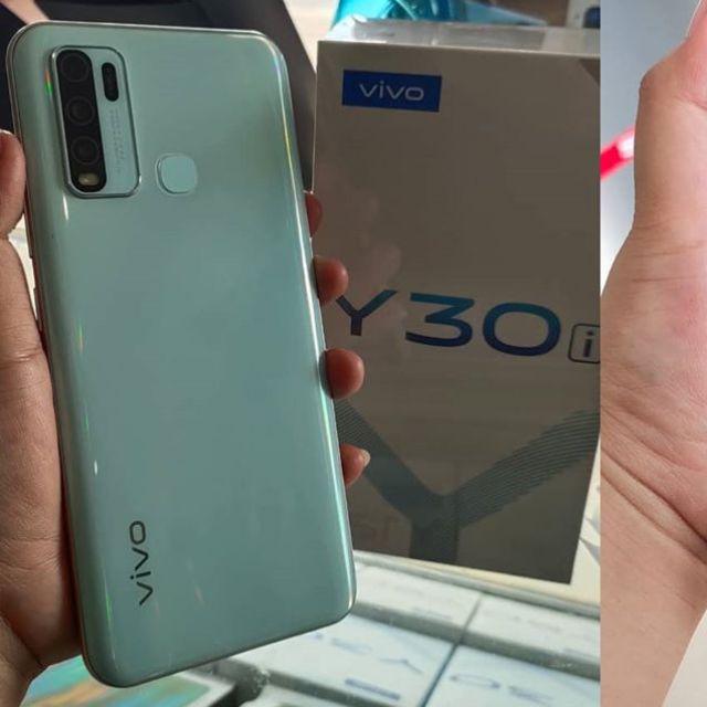 Ready Vivo Y30i Ram 4 64 Baru Warna Dazzle Blue Dan Moonstone White Shopee Indonesia