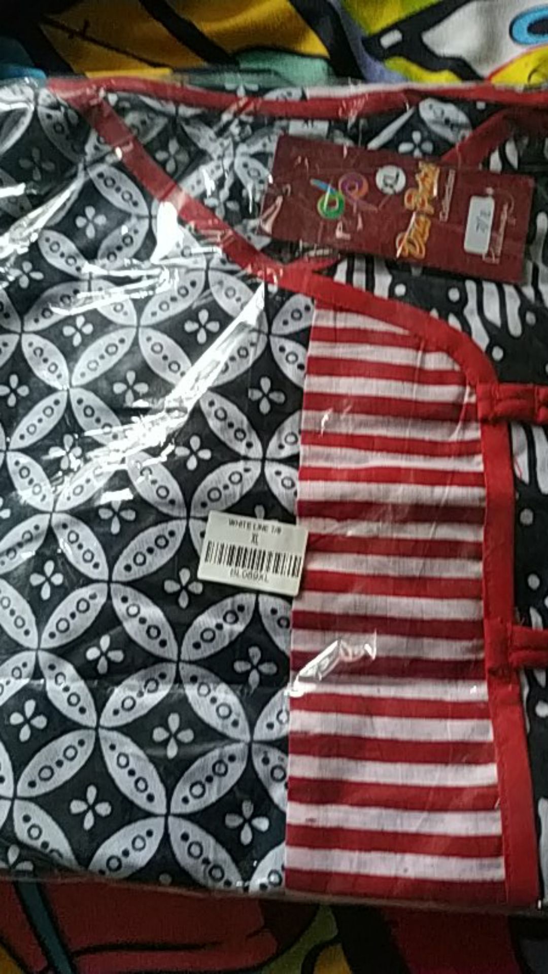 Atasan Batik Wanita Blouse Trebaru Warna Hitam Kombinasi  White Line By Batik Dua Putri Collection