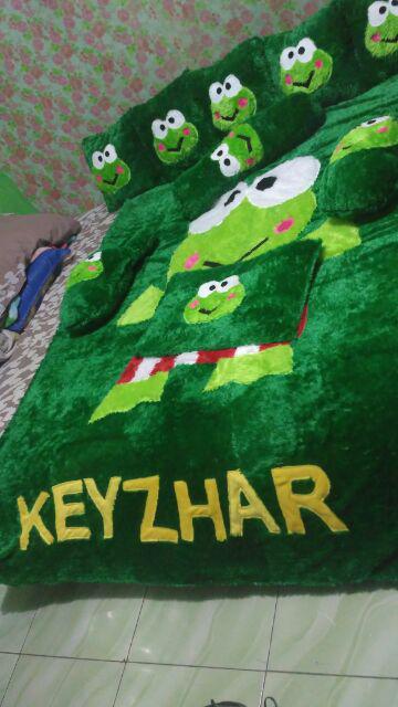 Karpet Rasfur Fullset Isi 8 Bantal Dan 1 Keset