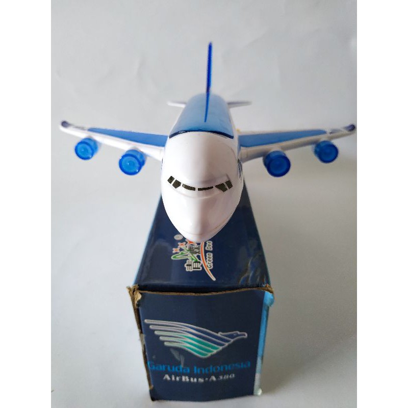 Mainan Pesawat Garuda a380 dan pesawat lion air 747