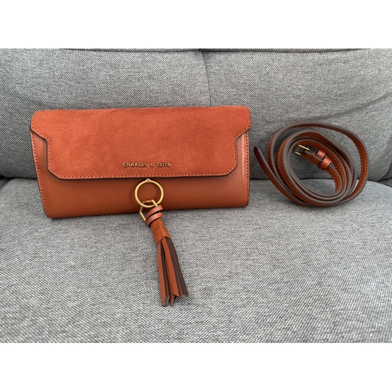PRELOVED TAS SELEMPANG CLUTCH DOMPET POUCH CHARLES AND KEITH