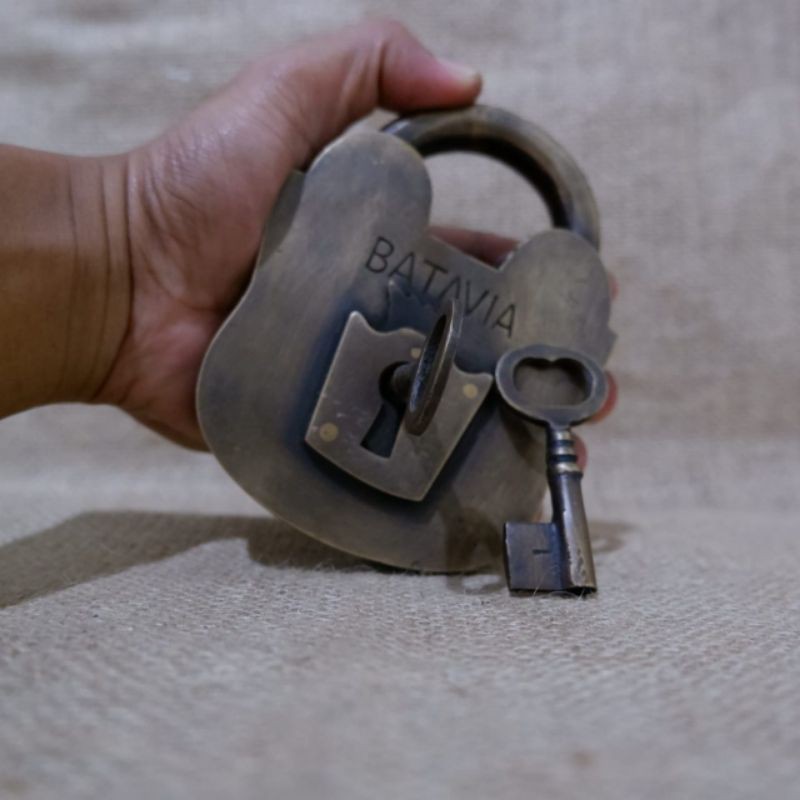 Kunci gembok kuningan jumbo gembok pintu pagar