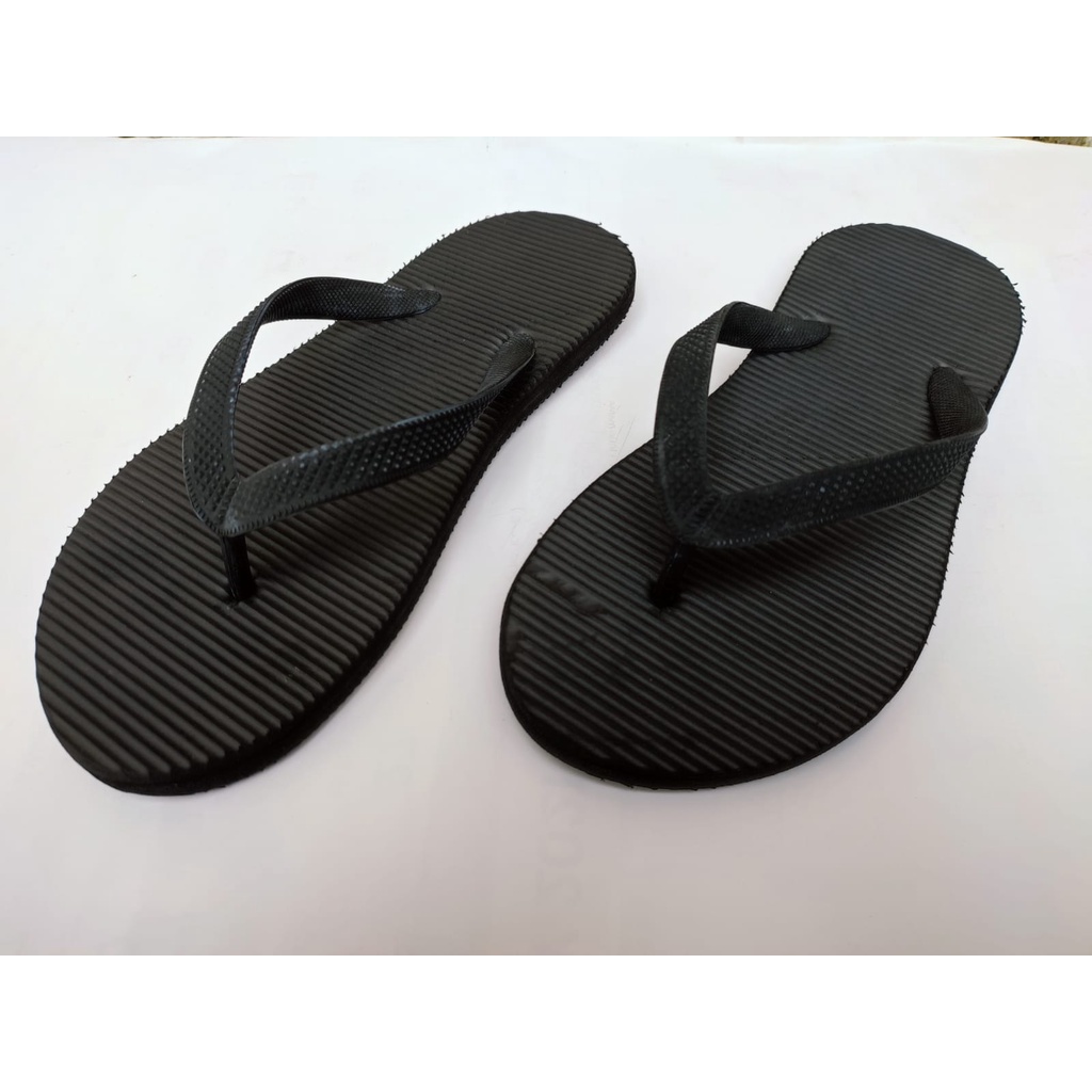 Sandal japit pria hitam polos skyway