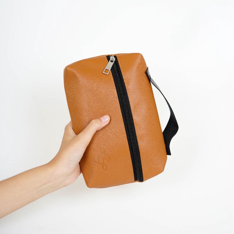 Souvenir Pernikahan Pouch Makeup Emboss Nama