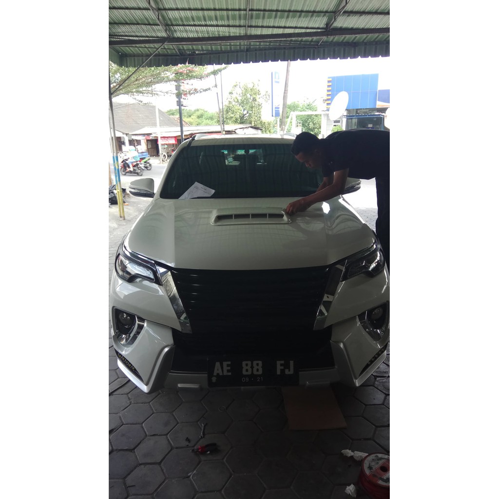 Garnish depan hitam / carbon motive - All New Fortuner 2016 [Full] | kikim variasi