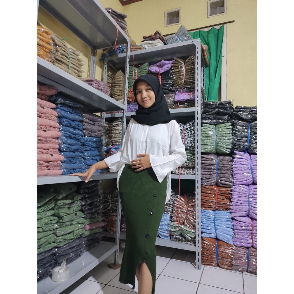 ROK RAJUT MIDI SKIRT/BAWAHAN WANITA BELAH PINGGIR PAKE KANCING/PANJANG 75 CM