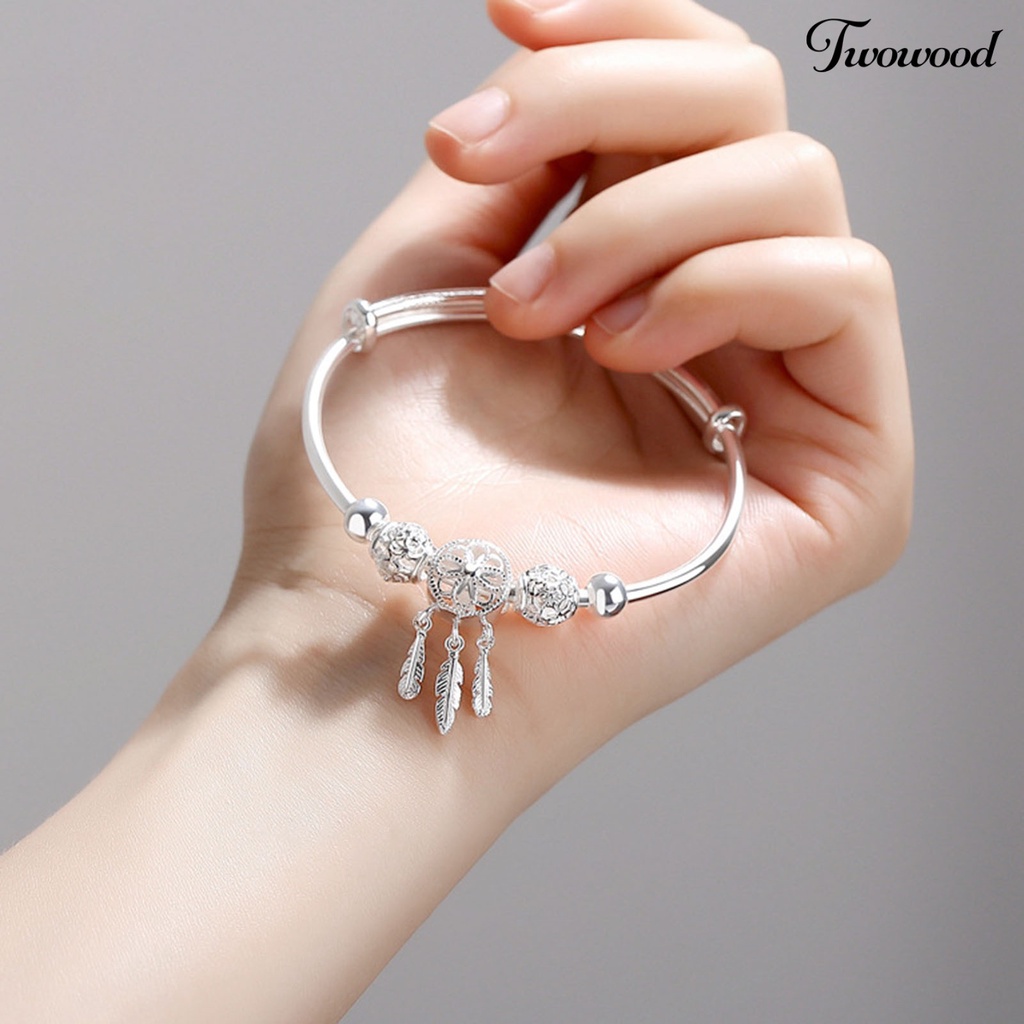 Gelang Bentuk Dream Catcher Aksen Rumbai Bulu Warna Silver Untuk Wanita