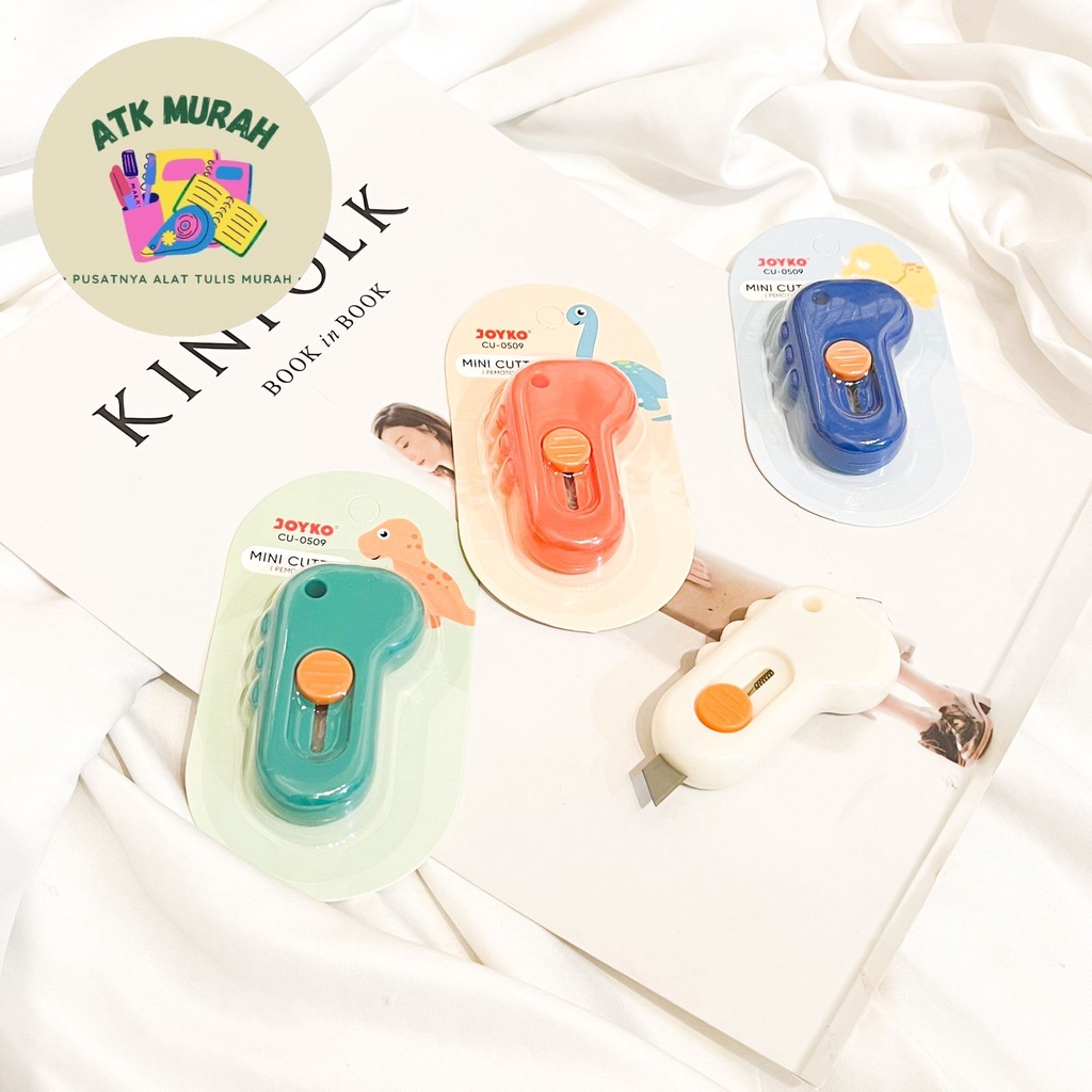 

Cutter Joyko Dinosaurus dino CU0509 pisau pemotong kertas pembuka paket warna orang biru hijau putih alat jurnaling gunting