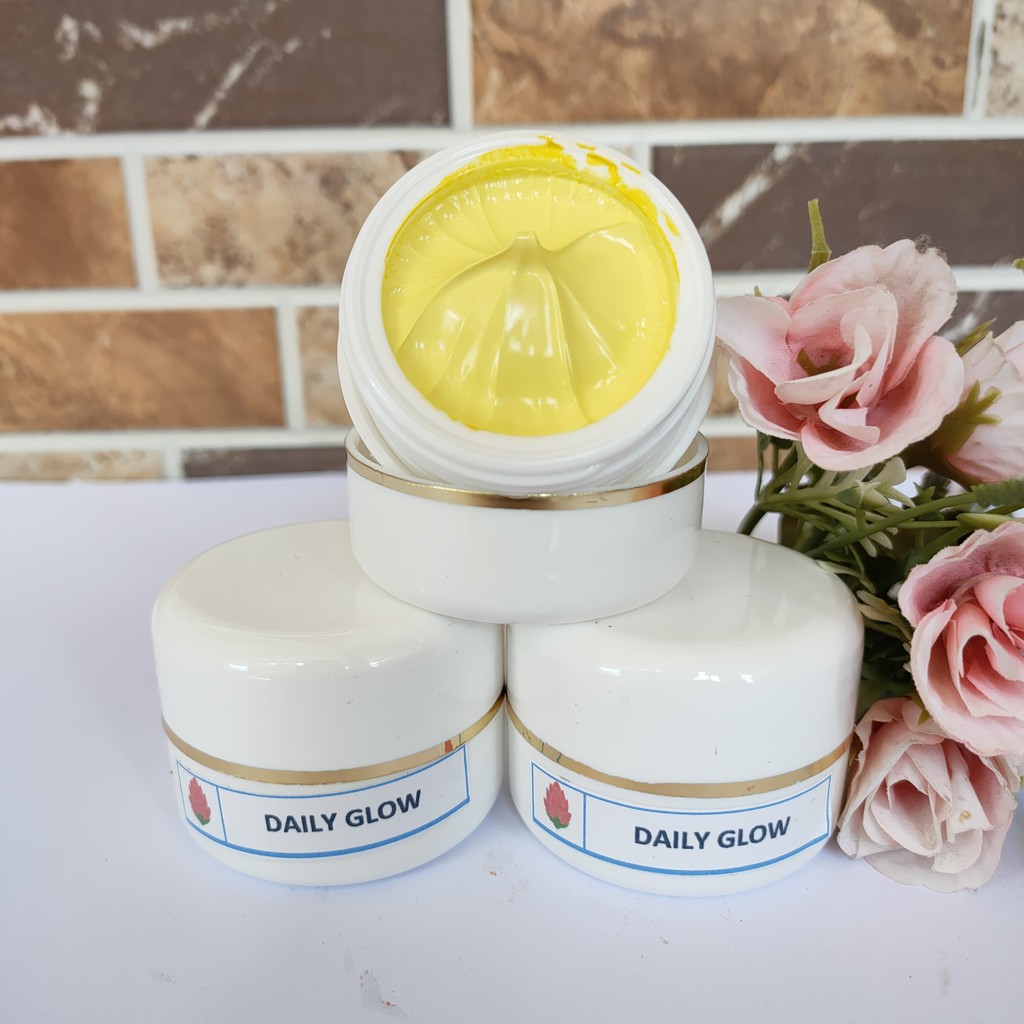 DAILY GLOW SPF 50/Cream Siang Spf 50 Kuning