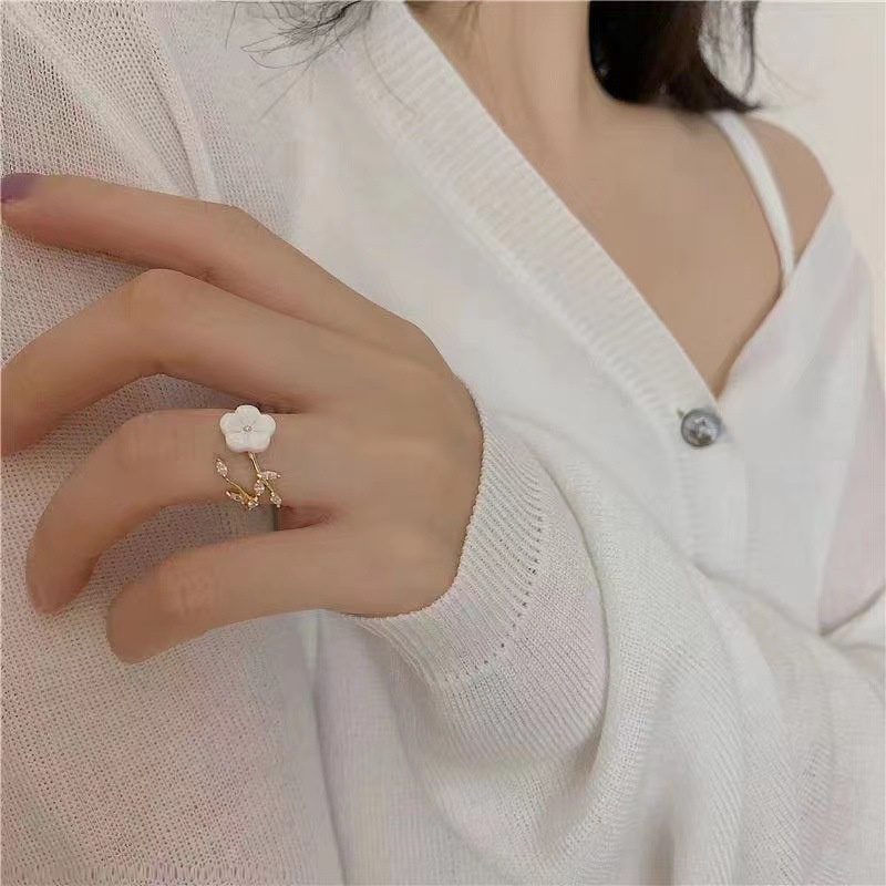 Cincin Model Terbuka Dapat Disesuaikan Desain Cabang Daun Bunga Bahan Rotan Gaya Korea Untuk Perempuan