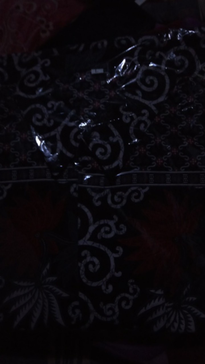 Kemejabatikmotifdaunlembayung