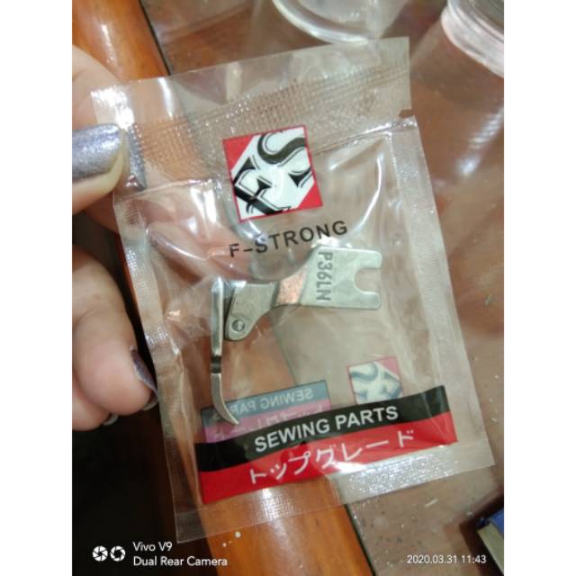 Sepatu resleting sisi kiri P36LN (mesin jahit high speed industri)