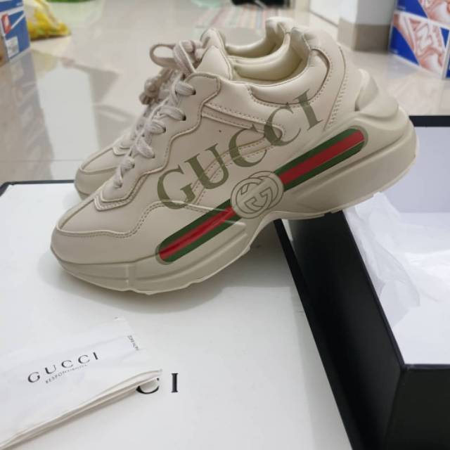 Promo sepatu pria Gucci rhyton white