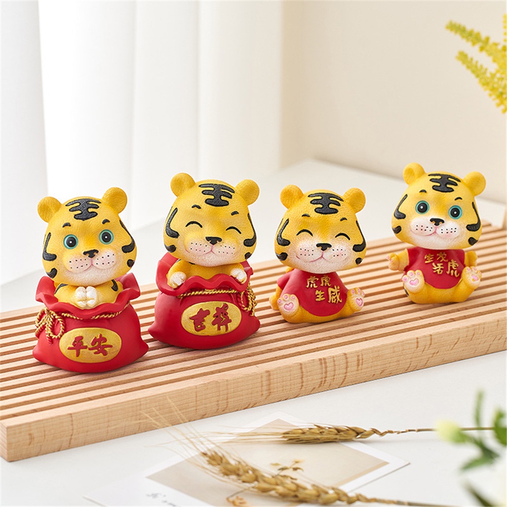【COD Tangding】Ornamen Bentuk Cny Tiger Celebrating Fortune 5 Pola Bahan Resin Untuk Dekorasi Mobil