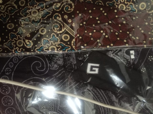 Hem Batik Pria Modern