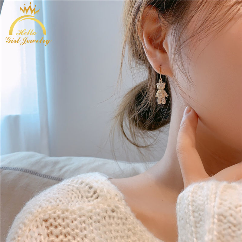 Anting Kait Gantung Desain Beruang Hias Berlian Gaya Korea Untuk Wanita