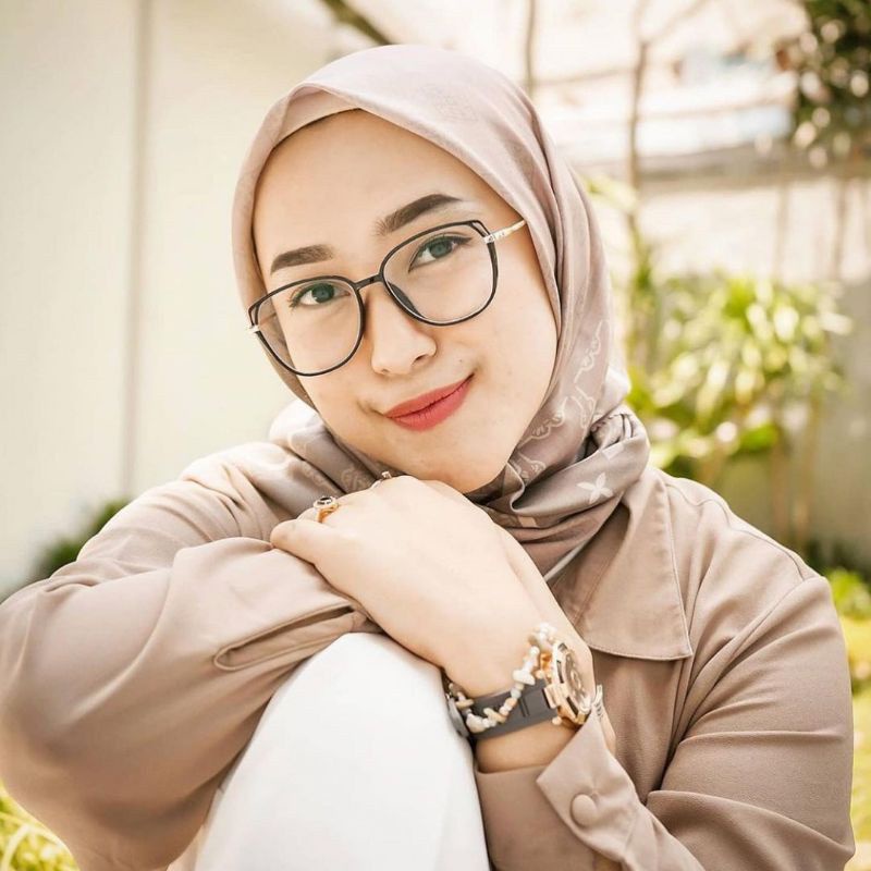 KACAMATA HITAM WANITA LENTUR TERLASI NEW LENSA PHOTOCROMIC ANTIRADIASI PROMO 8830 FREE BOX DAN LAP LENSA BLUEARAY BLUECROMIC REQUEST MINUS KACAMATA FASHION SUNGGLASS LENSA POTOKROMIK 2 IN 1  TERMURAH  FASHION KOREA KACA MATA WANITA CAT EYE