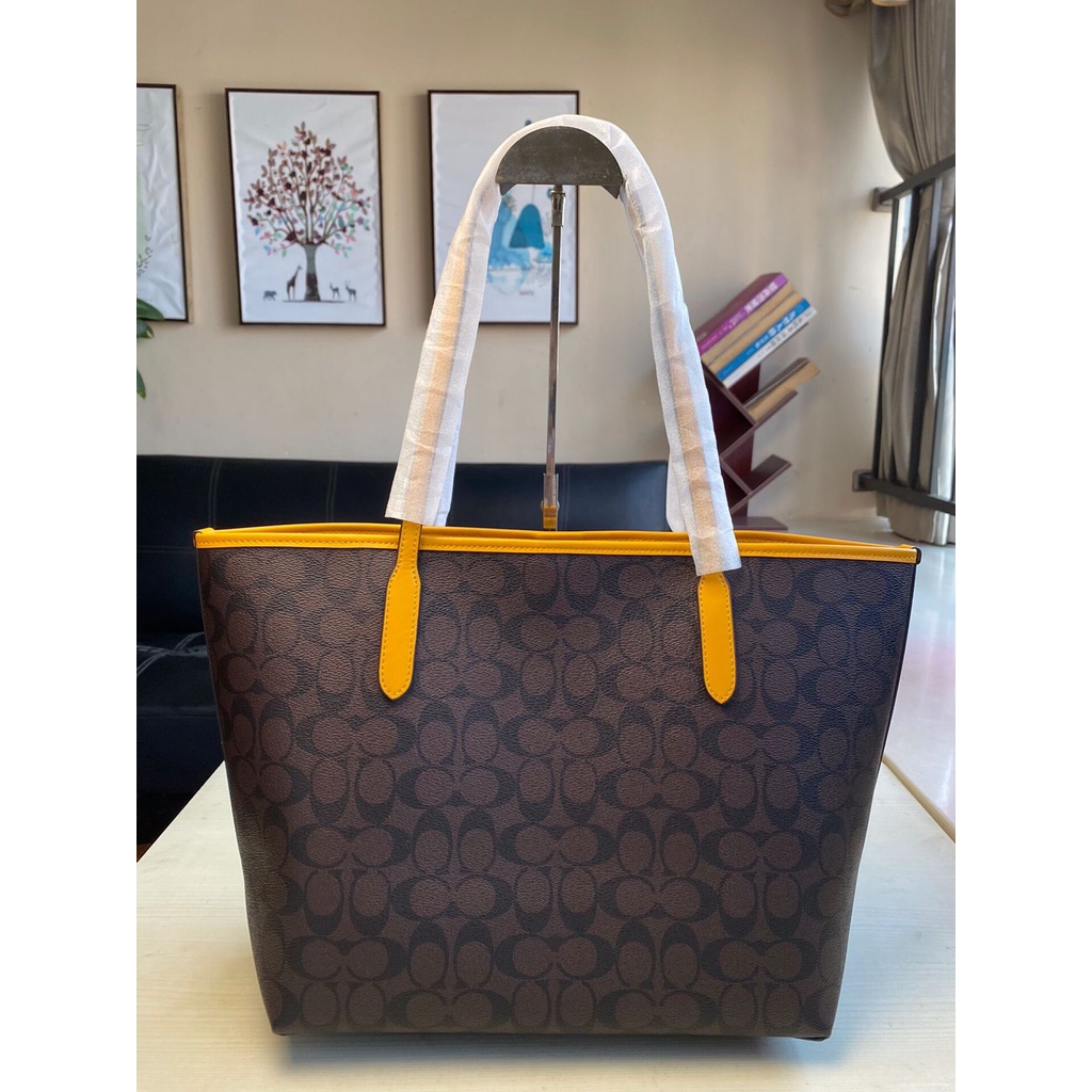 Coach City Tote In Signature Canvas With Varsity Motif CB869