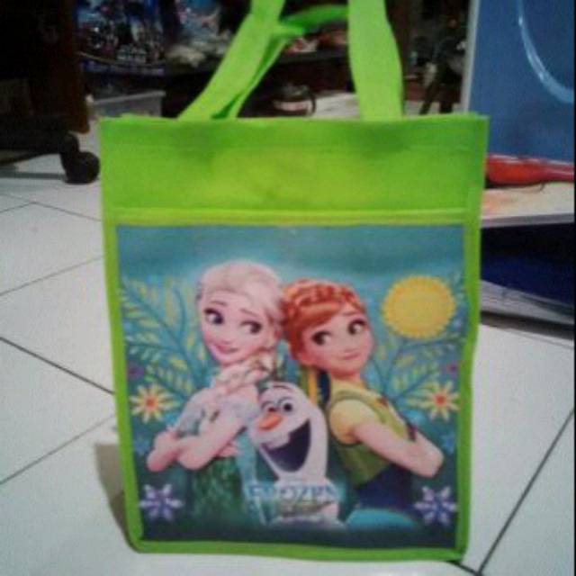 

TAS KANTONG KARAKTER FROZEN FEVER | TAS KADO | TAS BINGKISAN KOTAK MAKAN | TAS ULTAH KARTUN, READY