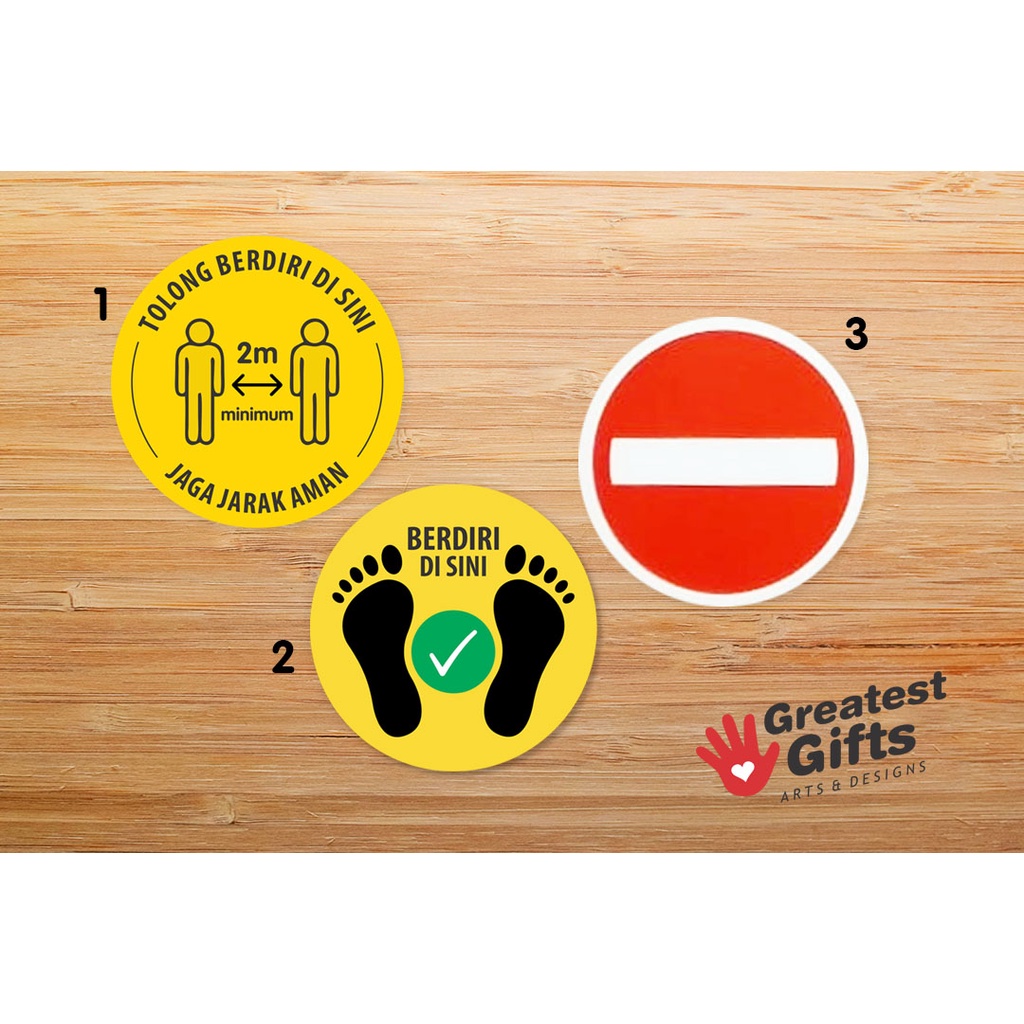 

Sticker PPKM Gambar Kaki BERDIRI DI SINI dan stiker JARAK AMAN social distancing adaptasi