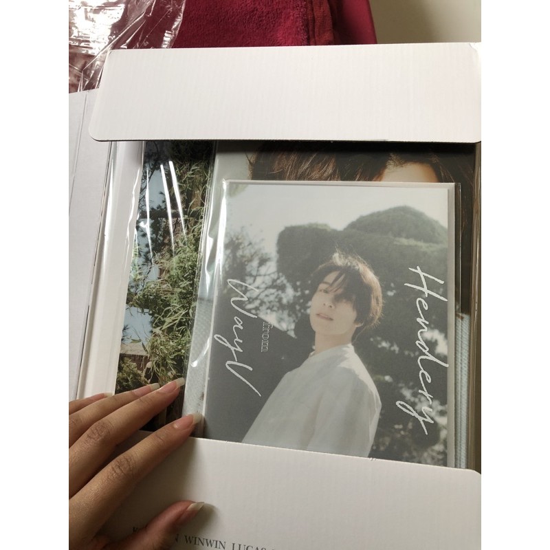 Photobook Holiday WayV Hendery Fullset