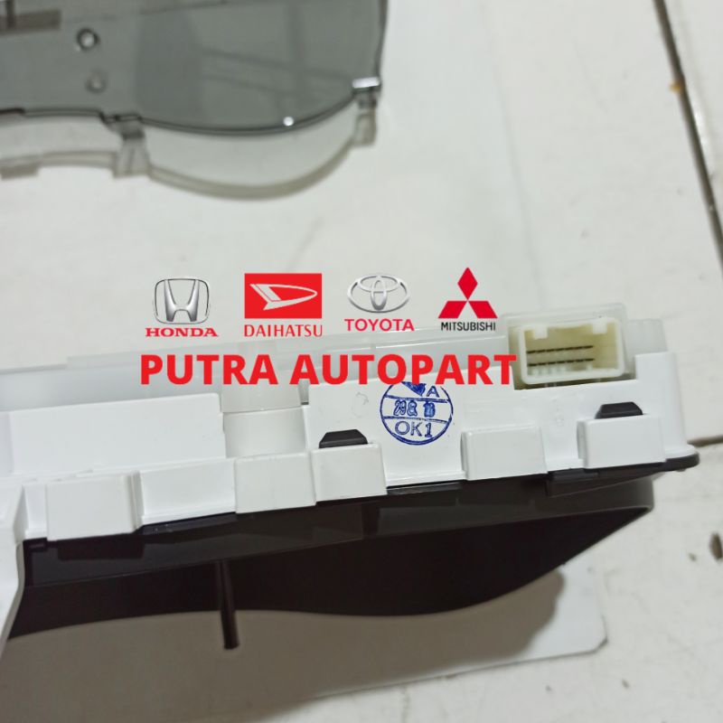 speedometer / kilometer innova diesel manual 2011-2015 original toyota