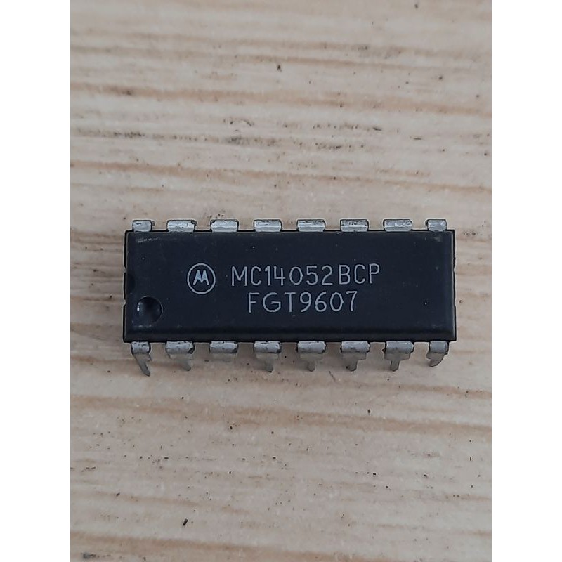 IC MC14052 MC14016 MC14027 MC3357 MC1496 M5152 M51521 M51353 M51522 M5836 M490 M51544 M58485