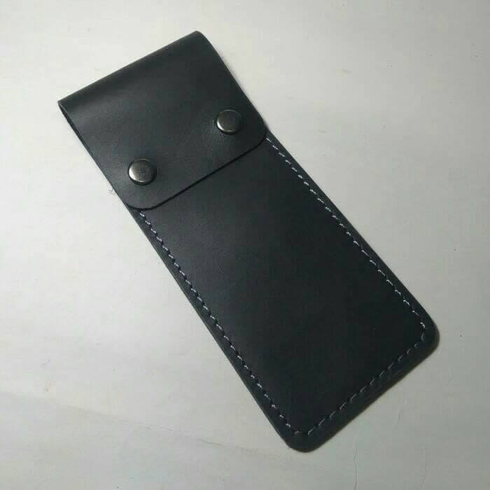 

Tempat pensil alat tulis kulit asli model kancing warna hitam dompet pensil