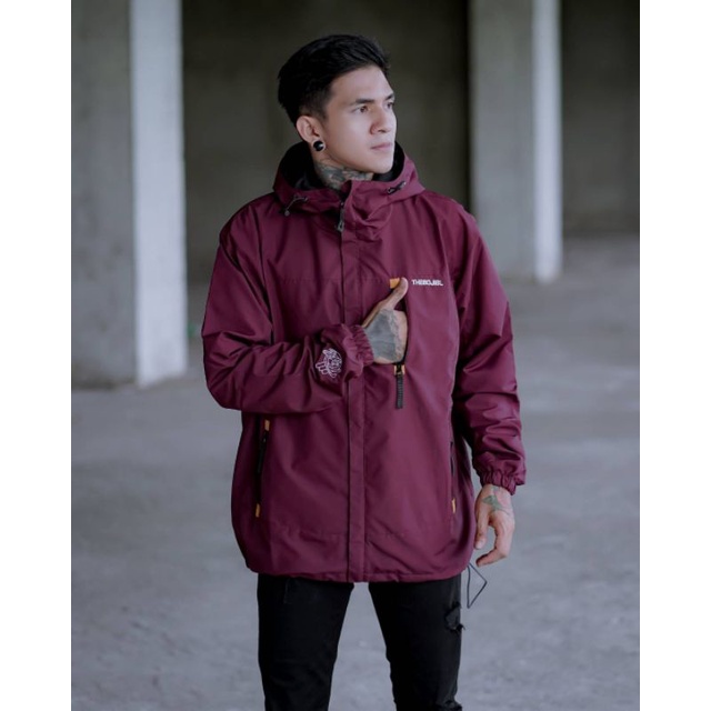 Jaket Outdoor Pria Distro - Jaket Waterproof - Jaket Gunung Anti Air