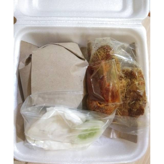

NASI BOX AYAM BUDE NITA MURAH MERIAH AYAM SUPER JUMBO DAN SAMBAL MERCON