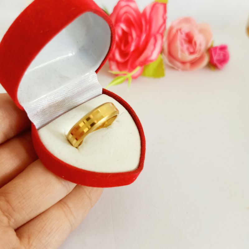 SALE Cincin titanium emas sinar batik/cincin anti karat.