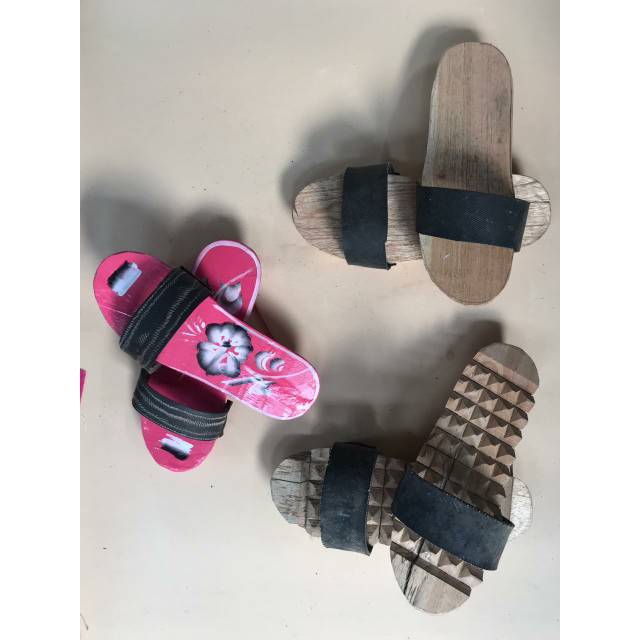 Sandal bakiak /sandal kayu zaman dahulu trendy sandal santri murah