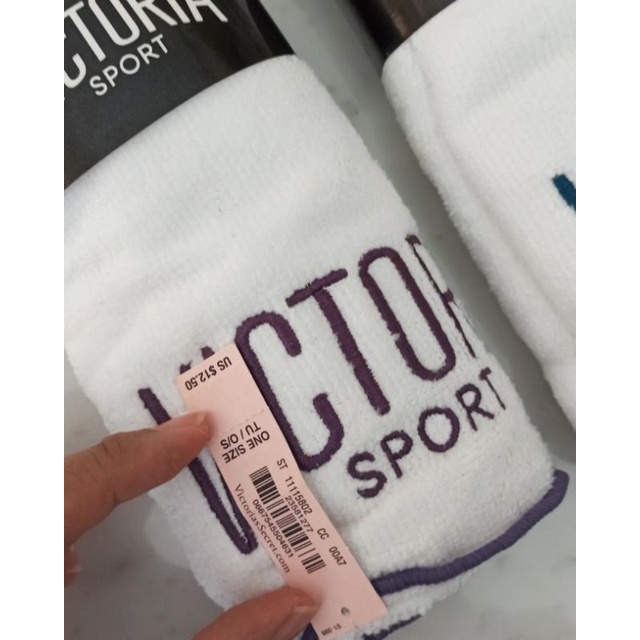 VICTORIA SECRET GYM TOWEL (Handuk Olahraga)