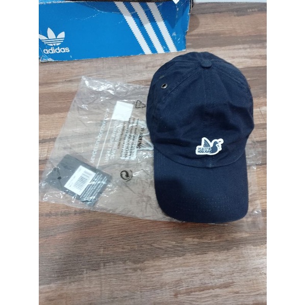 Topi peaceful hooligan