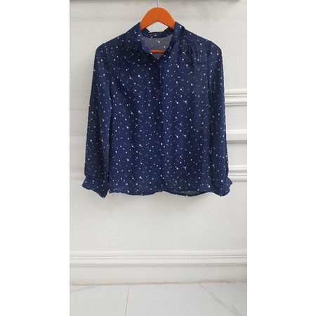 BLOUSE WARNA NAVY MOTIF