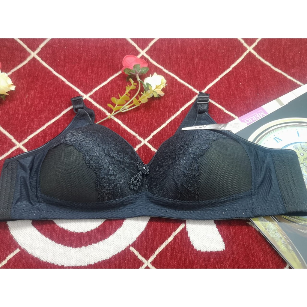 Bra / Bh Wanita 229 CUP B- Busa Tipis Tidak Ada Kawat Import