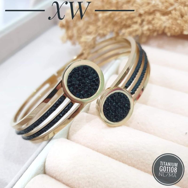 Gelang Titanium Warna Gold Zircon Hitam G01108