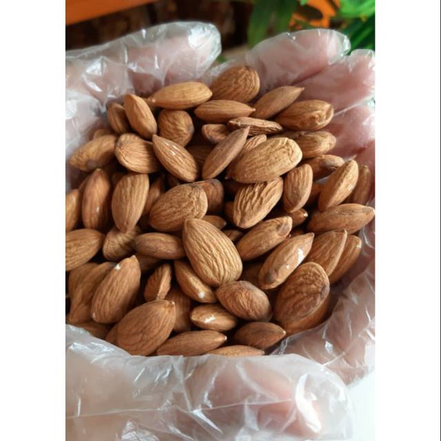 Raw Almond ( Almond Mentah ) 500gr