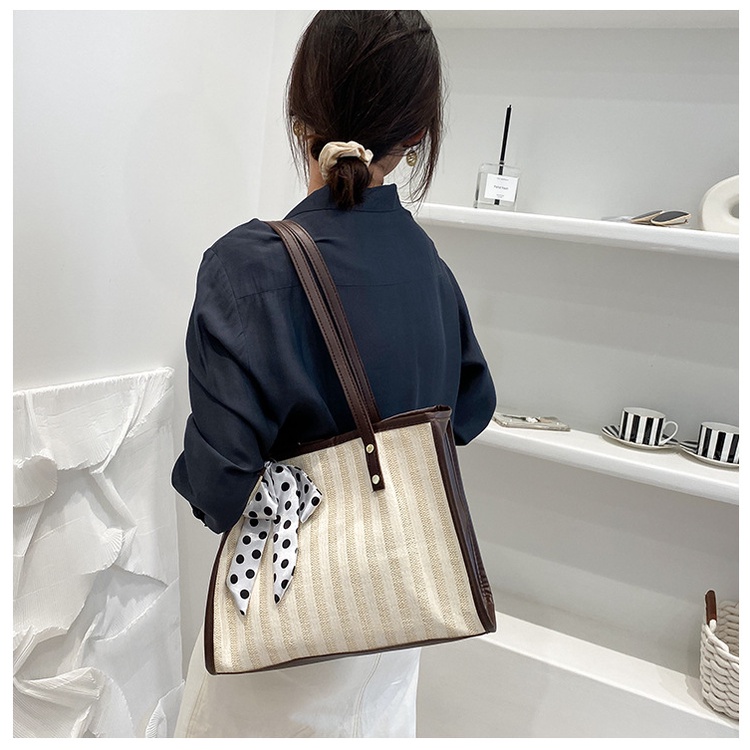 Drozenb Tas Tote Wanita Bahan Anyam Jerami Model Korea/Totebag Fashion Korea Bahan Anyaman Motif Garis/Tas Anyaman Korea Motif Garis/Tas Pantai Korea