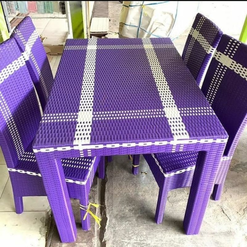 Set Meja Makan Rotan Sintetis 4 Kursi