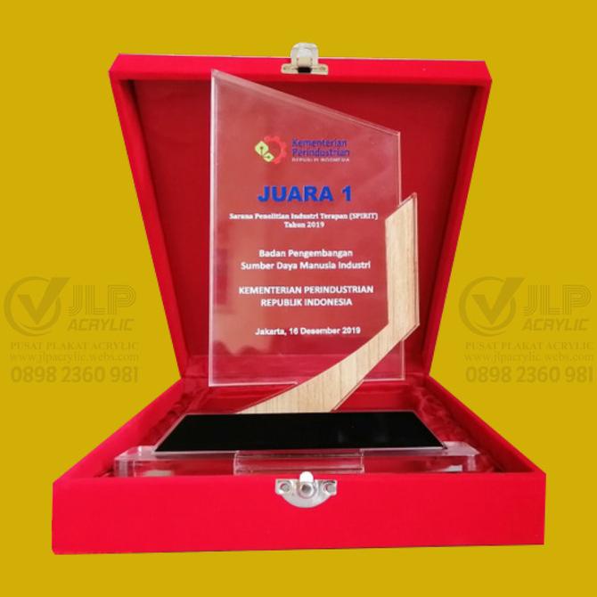 

[COD] PLAKAT ACRYLIC + BOX BLUDRU EXPRESS [COD]