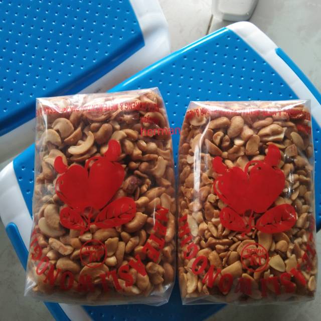 

KACANG METE GORENG PECAH BELAH MENIR CAMPUR 500 gram