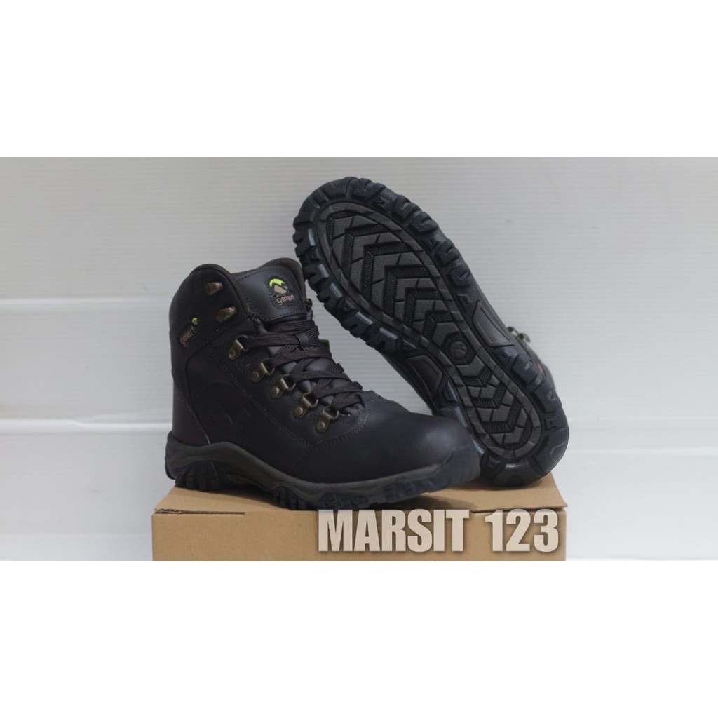 Sepatu Gunung Gelert Leather