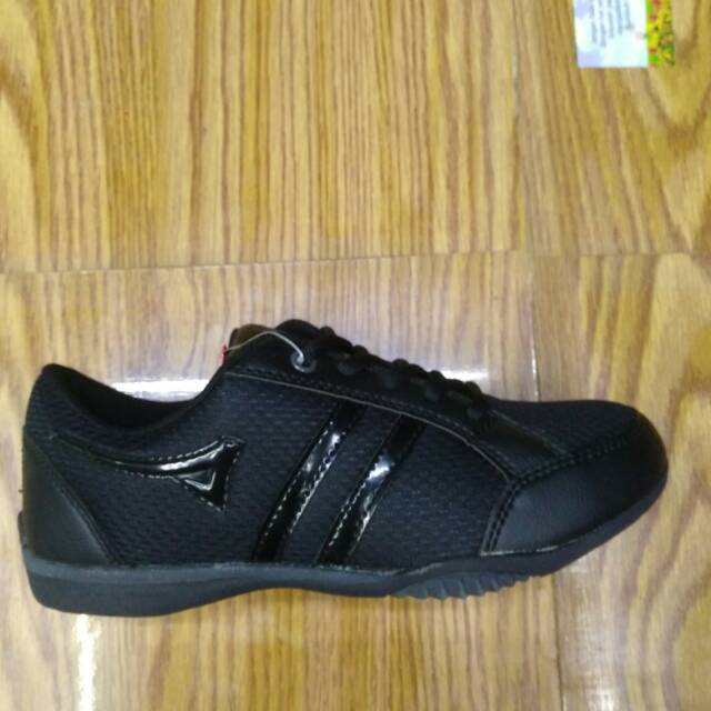 Sepatu sekolah hitam polos ardiles