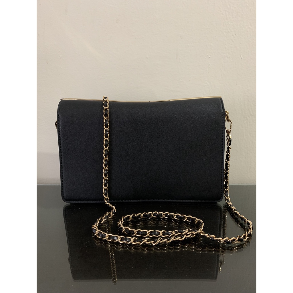 PRELOVED Tas Charles and Keith / Sling Bag / Clutch / Tas Selempang