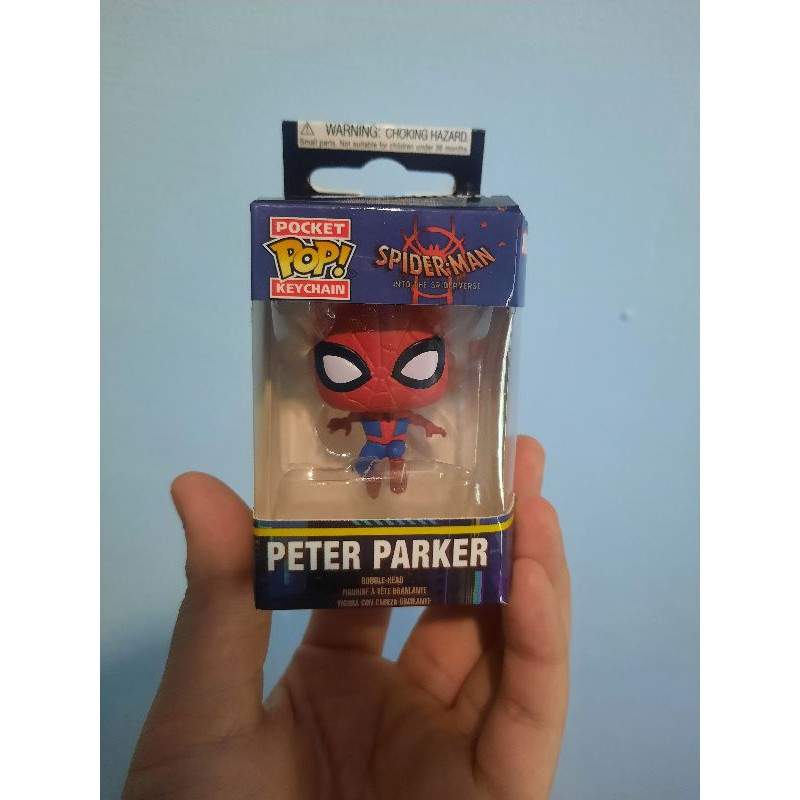 Funko Pop keychain spiderman peter parker