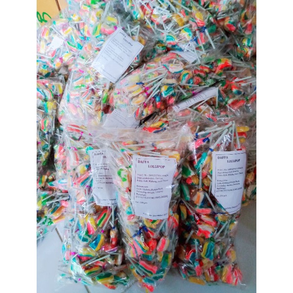 

permen lollipop kaki isi 150 pcs by pabrik permen daffa lollipop malang